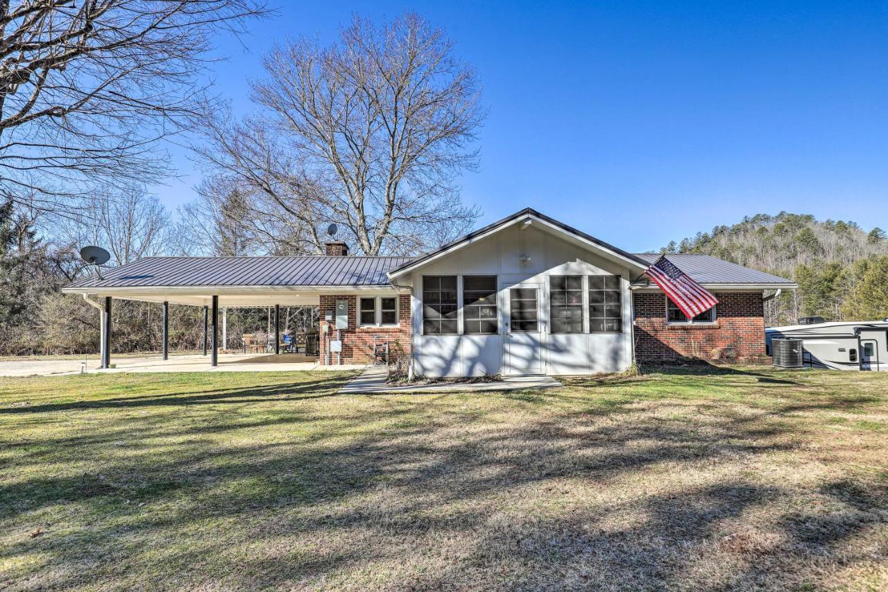 Villa Blue Ridge Mountain Escape With Hot Tub, Grill! Brevard Exterior foto